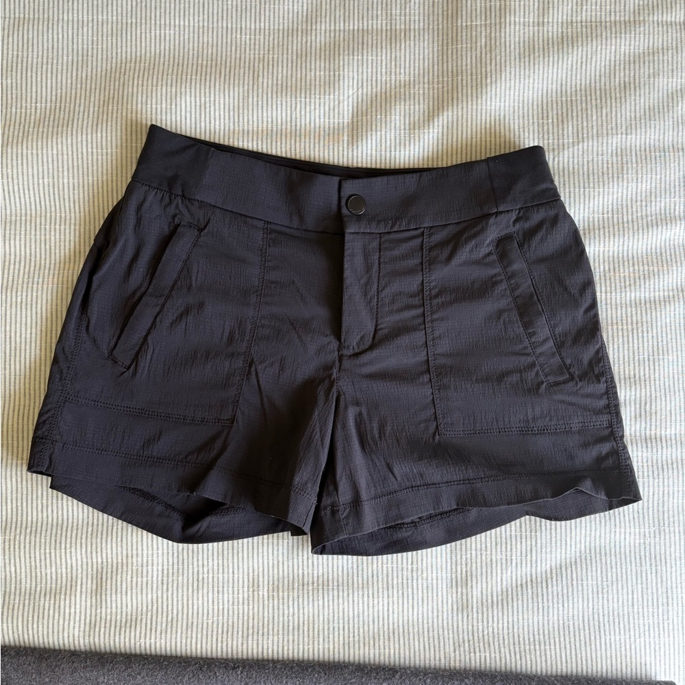 Like New Athleta Women's Trekke North Cargo Shorts